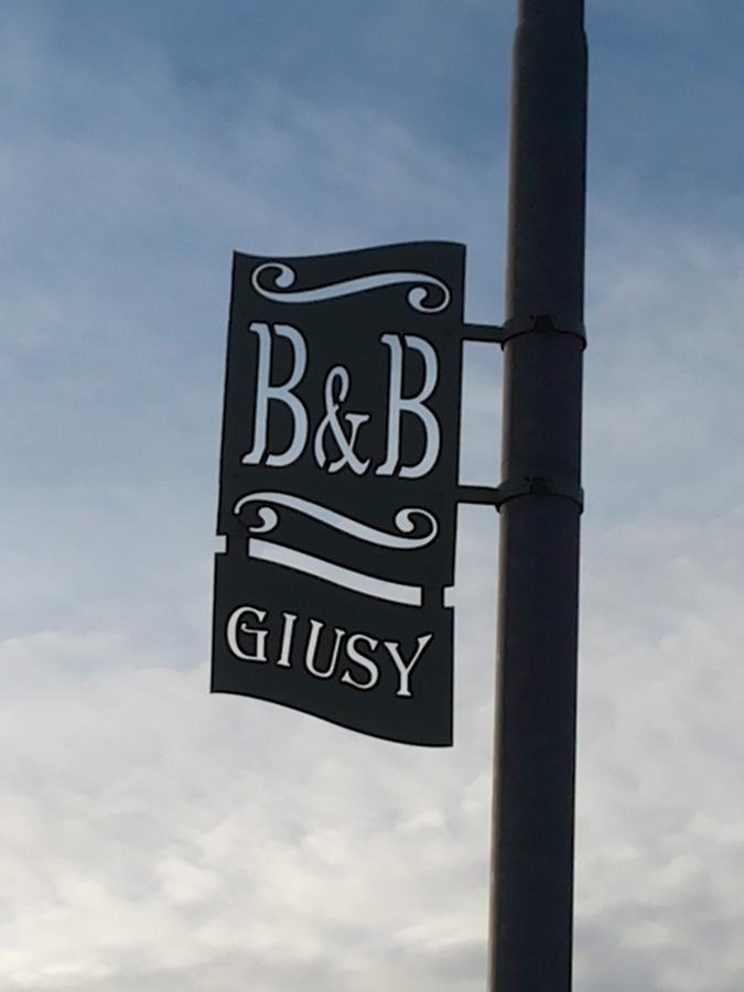 Giusy Bed And Breakfast マリーナ・ディ・カッラーラ エクステリア 写真