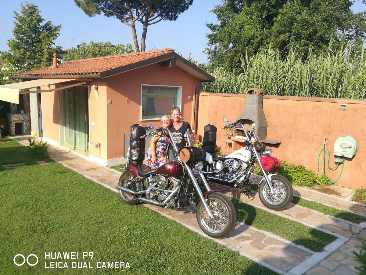 Giusy Bed And Breakfast マリーナ・ディ・カッラーラ エクステリア 写真